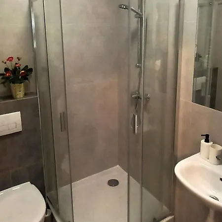 Cracow מלון דירות 3*