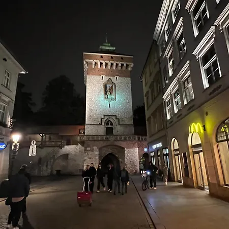 Cracow Aparthotel 3*